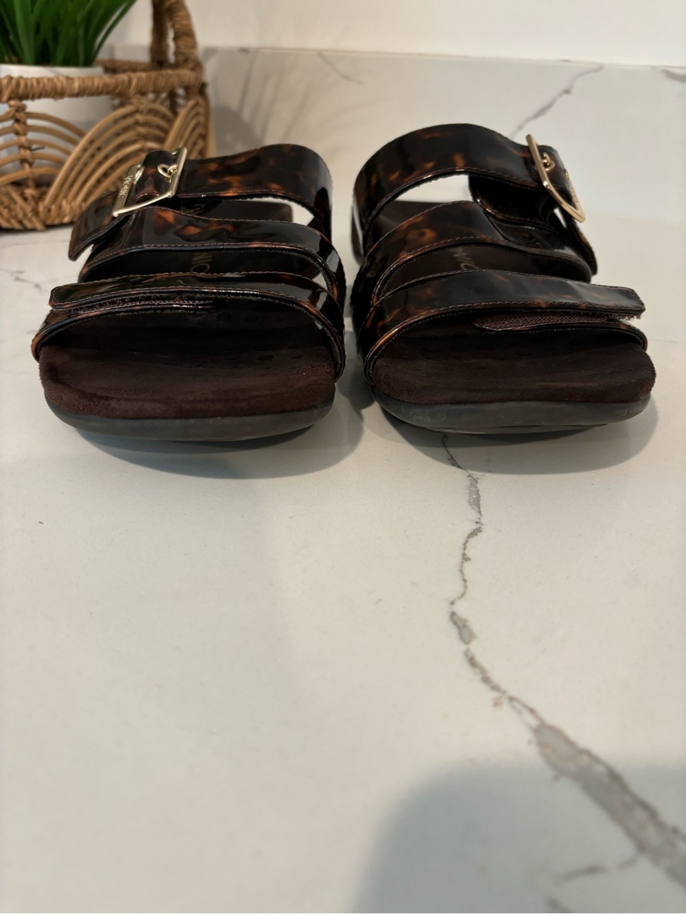 Vionic Skylar Tortoiseshell Patent Slide Sandals Brown Womens 9 Support Orthotic - Picture 5 of 15
